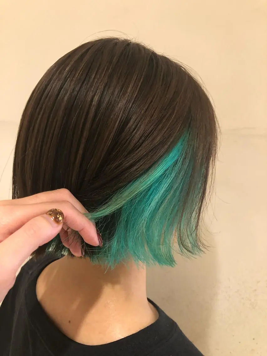 ショート カラー インナーカラー ミント ミントグリーン カット ヘアカラー 吉村 絢乃のヘアスタイル