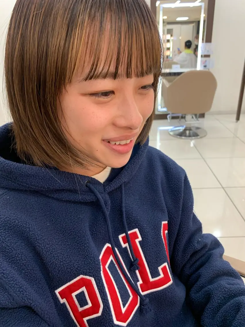 ショート カラー 羽エクステ🪽 🤍まき🤍のヘアスタイル