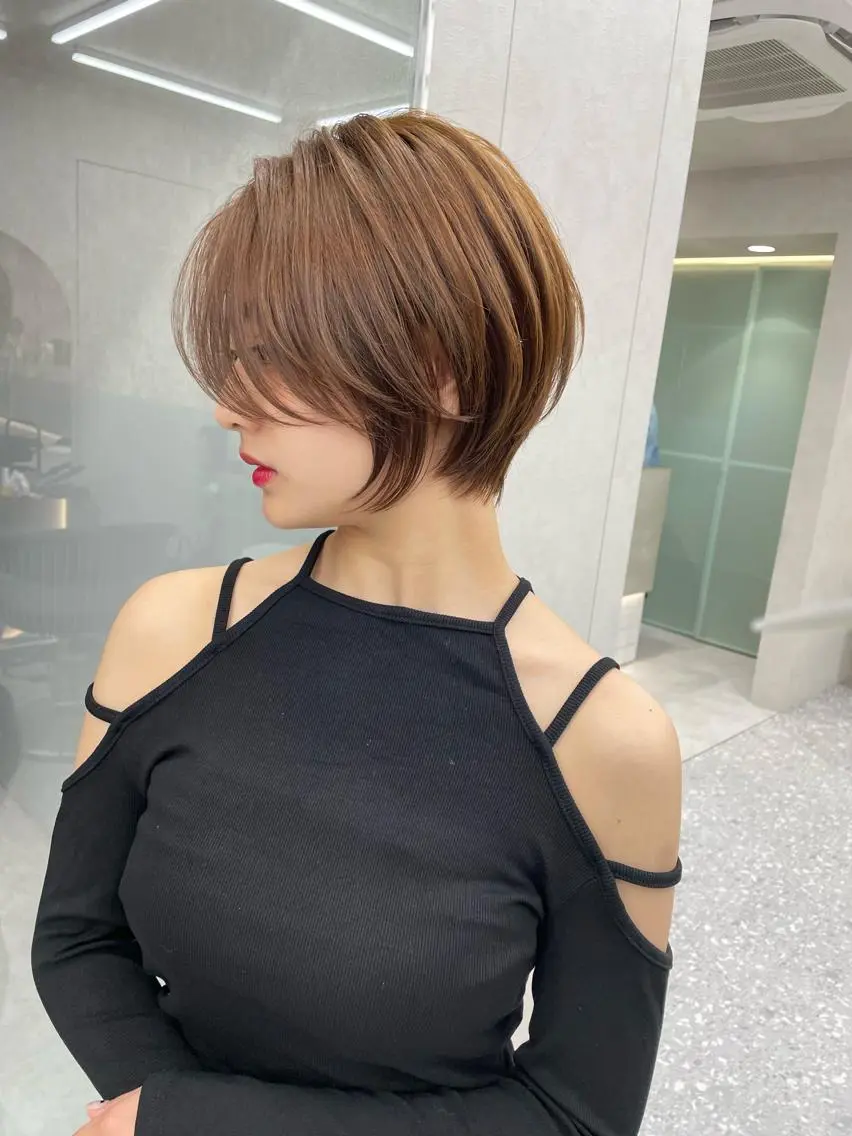 ショート カット ヘアカラー トリートメント かえ🩶韓国ボブ🎀 透明感カラー🥣のヘアスタイル