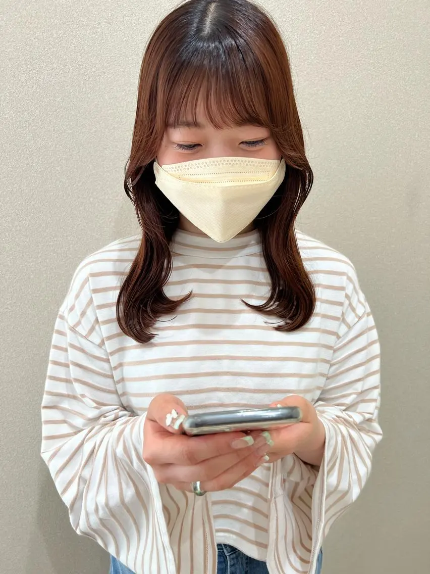セミロング カラー オレンジ 外国人対応 佐久間のヘアスタイル