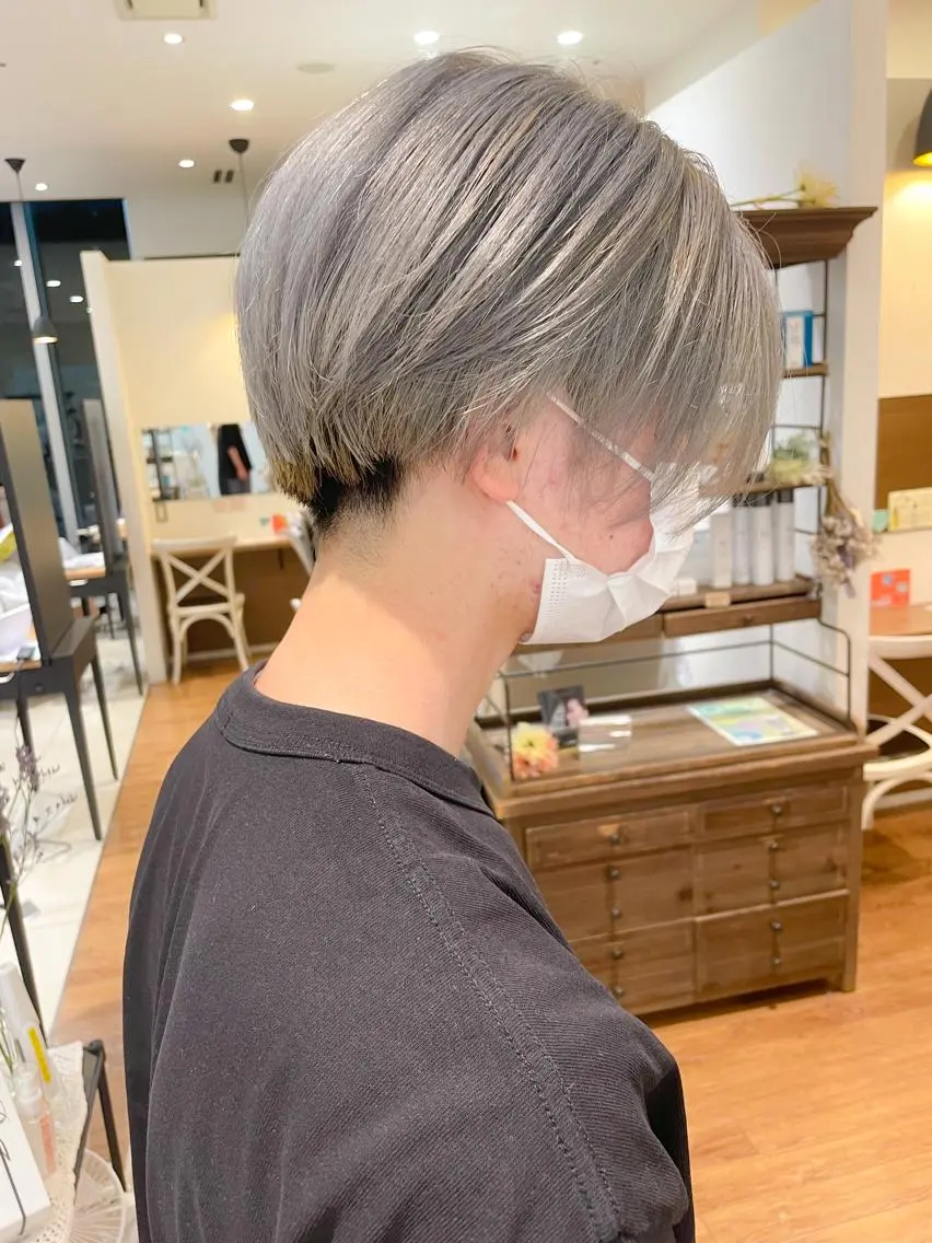 ショート カラー シルバー ホワイトシルバー 髪質改善/ブリーチ 田代 龍我のヘアスタイル