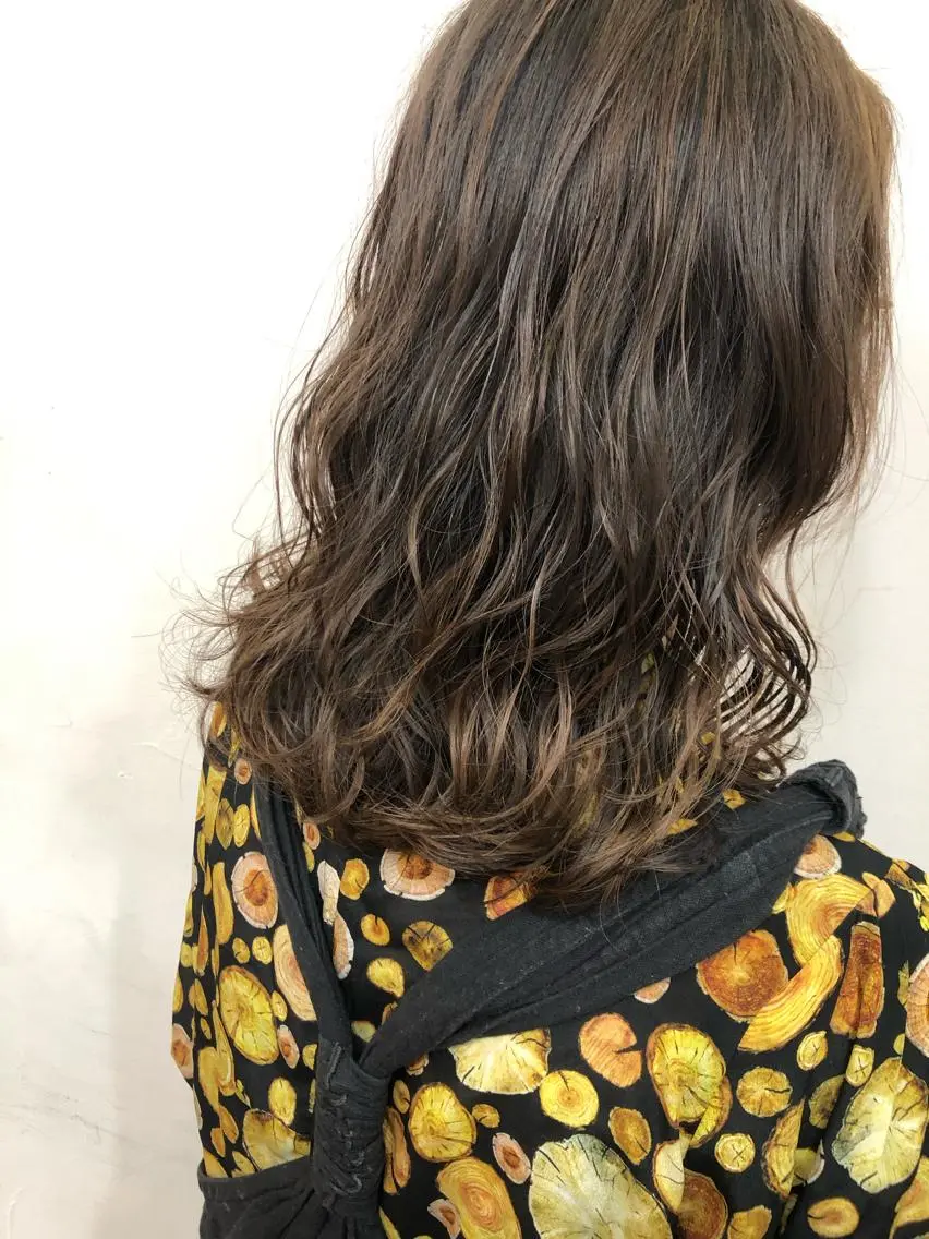 ミディアム カラー パーマ 西山梨々【5/1〜 復帰致します🌼】のヘアスタイル