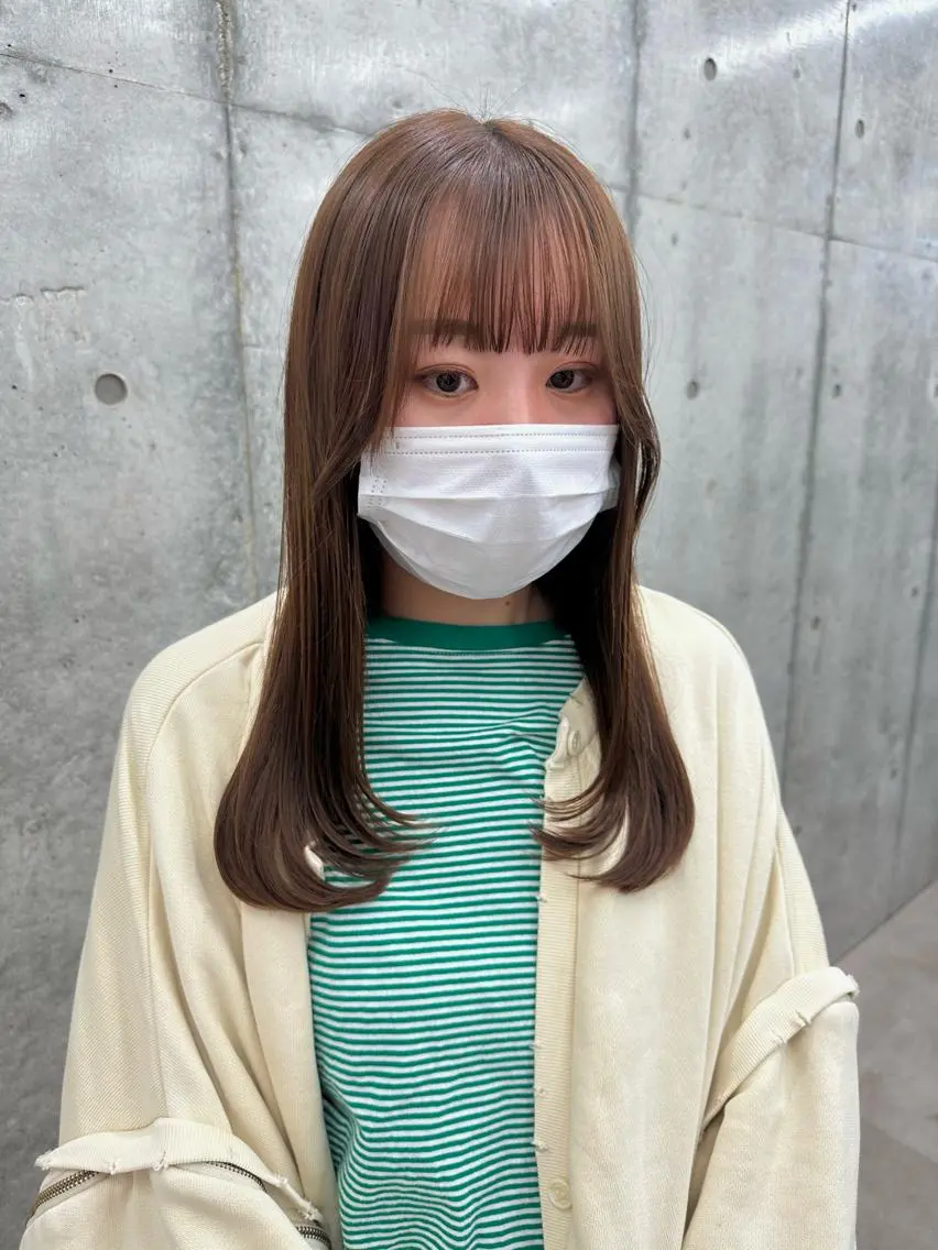 セミロング レイヤーカット 佃 優音のヘアスタイル