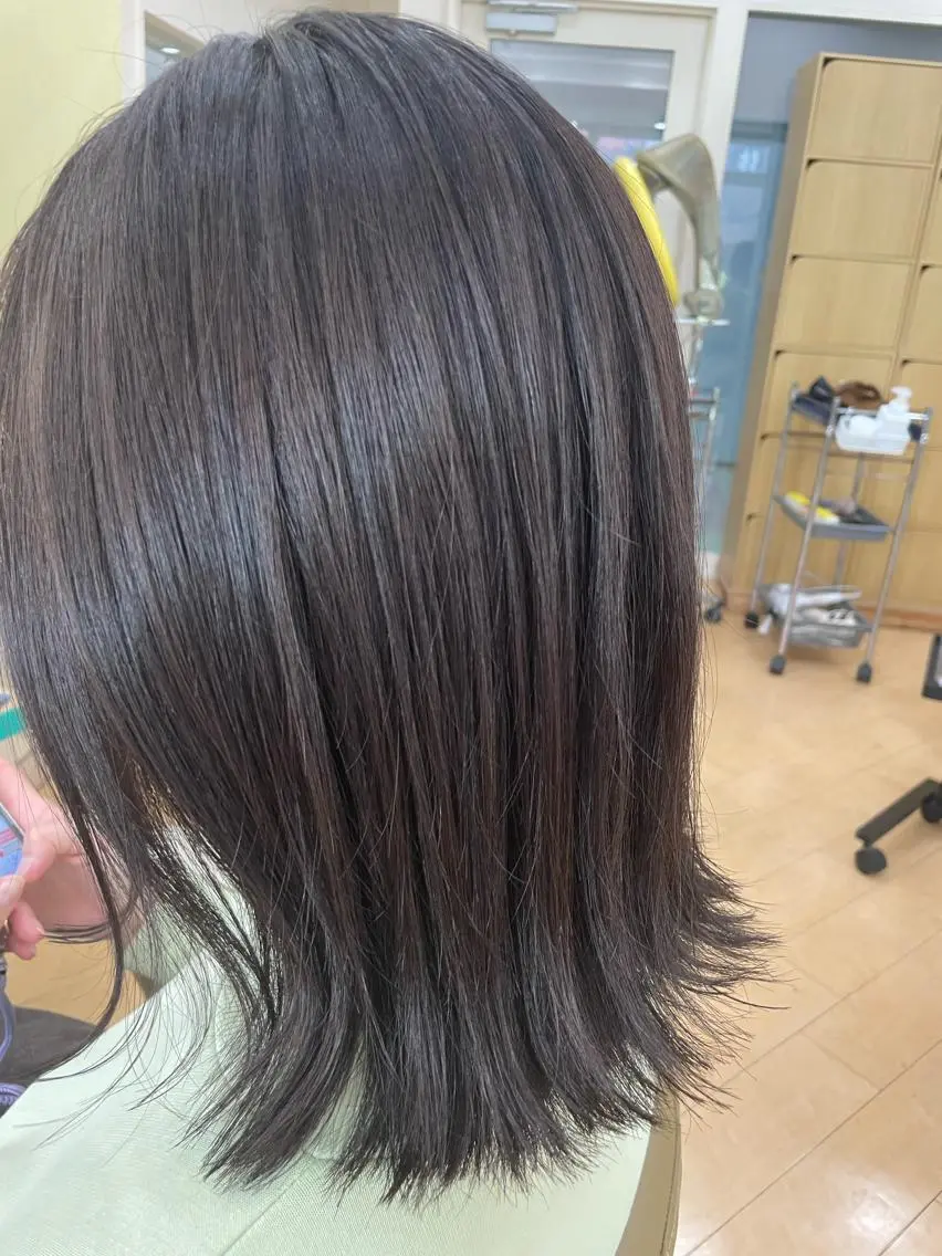 ミディアム カット ヘアカラー トリートメント 福原 亜祐美のヘアスタイル