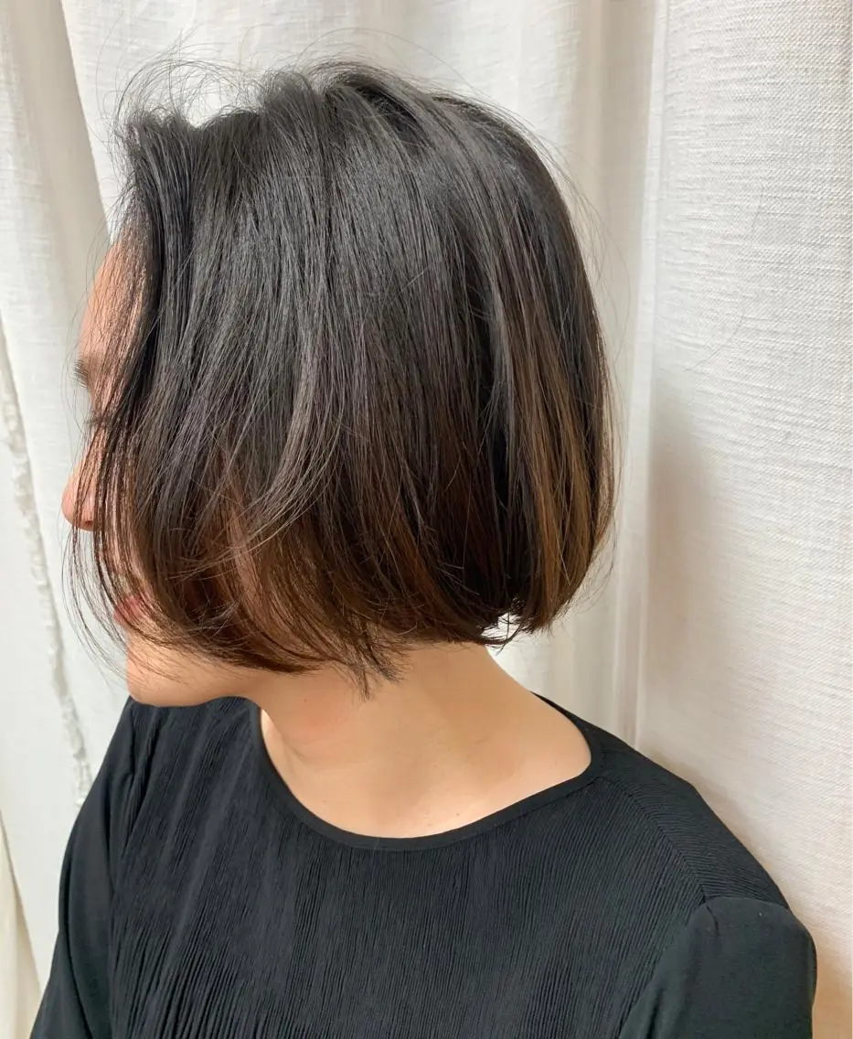 ショート 相田 優子のヘアスタイル