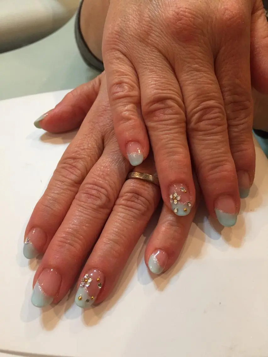 ネイル フラワーネイル フレンチネイル 斜めフレンチ パステルネイル 39-nails EharaMikuのネイルデザイン