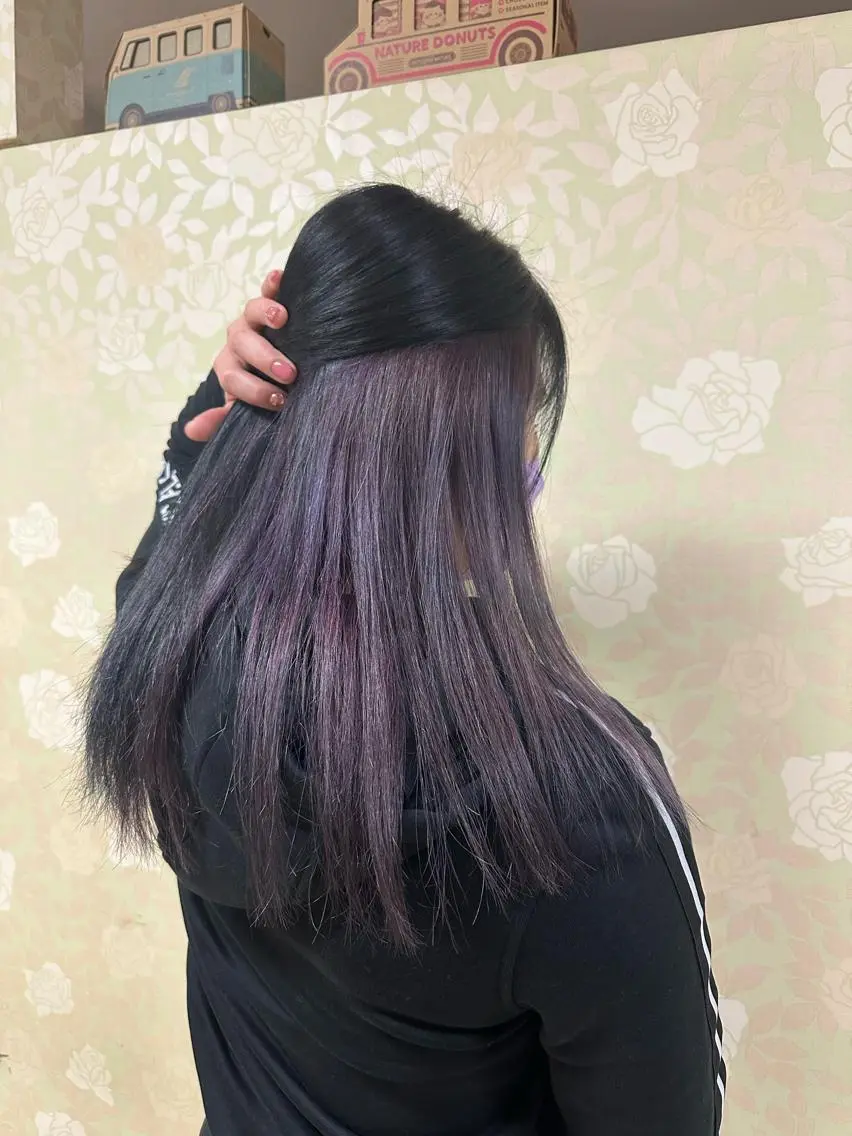 ロング カラー バイオレットカラー ヘアカラー 徳留 もも花のヘアスタイル
