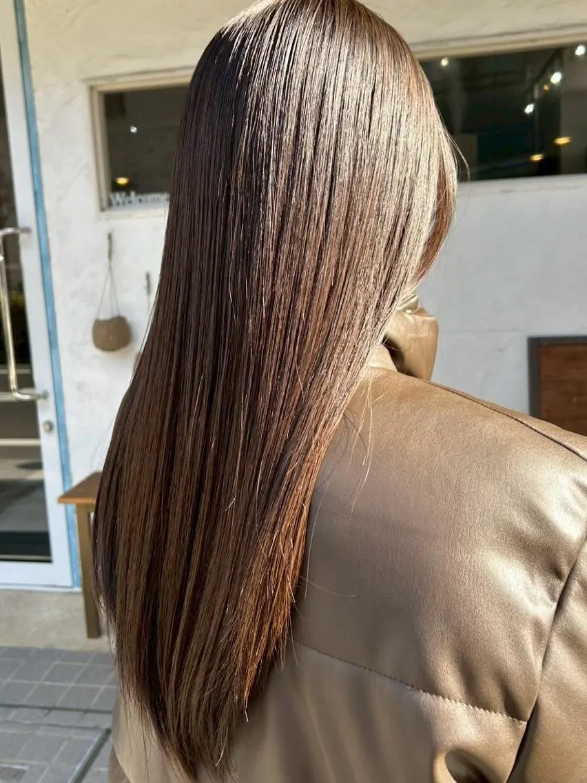 セミロング カラー 幕田 希耀美のヘアスタイル