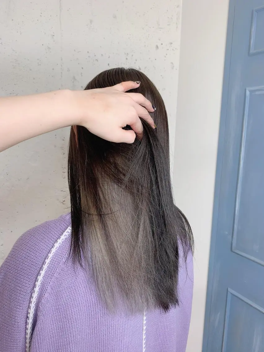 ロング カラー 透明感ハイトーン🦄 キラ🌈のヘアスタイル