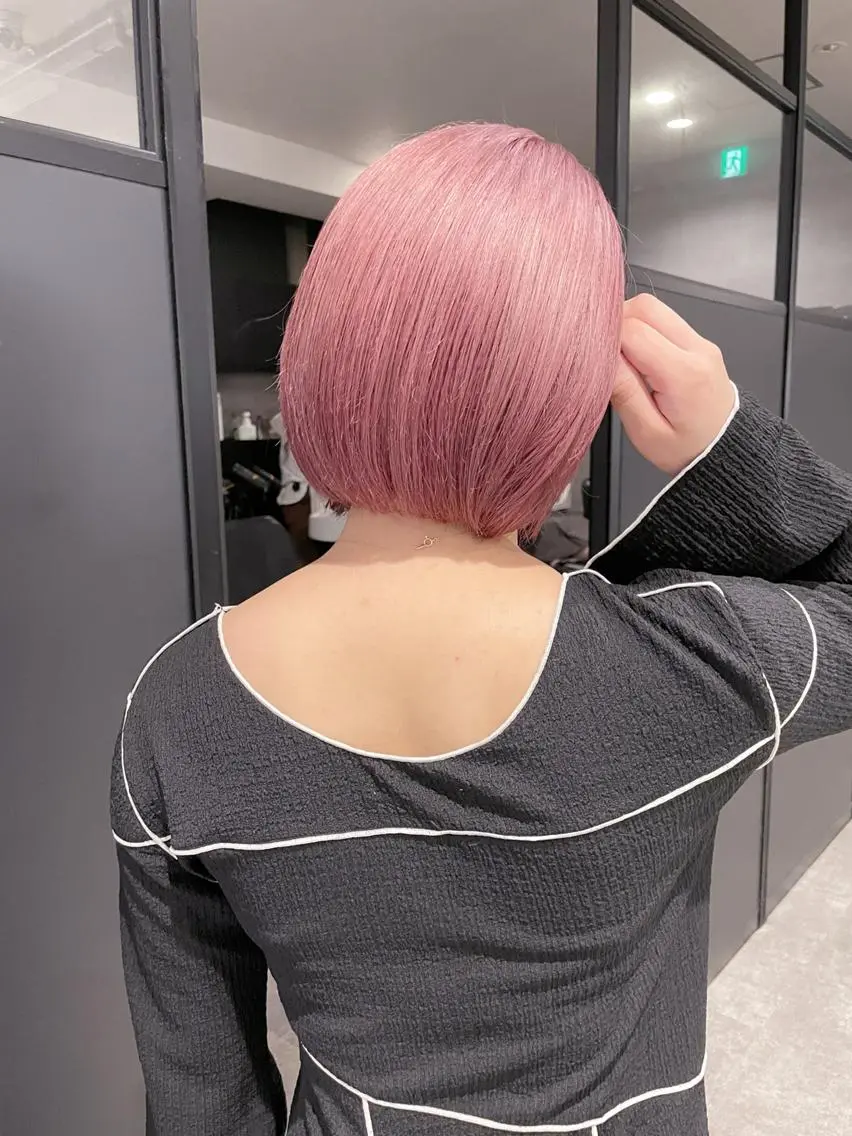 カラー カット ヘアカラー トリートメント ＿WHITE鳳店 アンダーバーホワイトのヘアスタイル