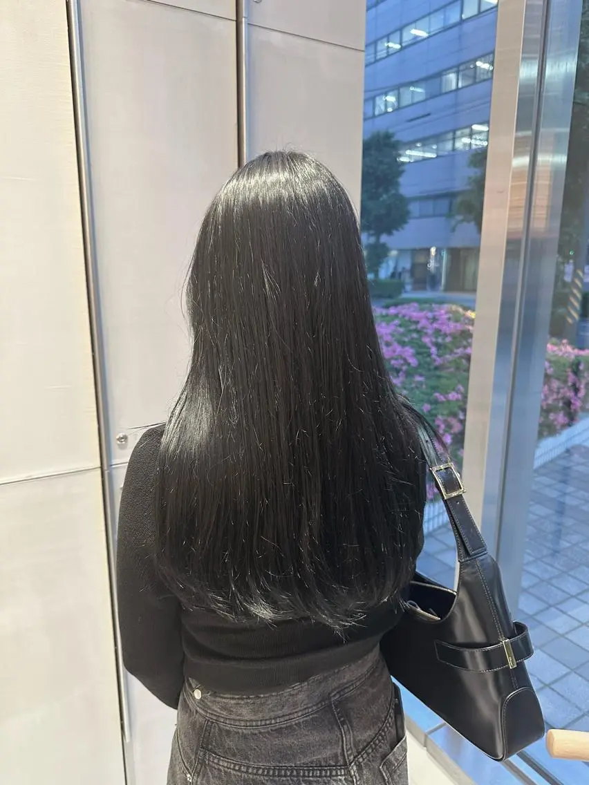 セミロング カラー カット ヘアカラー トリートメント ヘッドスパ ヘアセット ミオ💎ショート 透ける暗髪のヘアスタイル