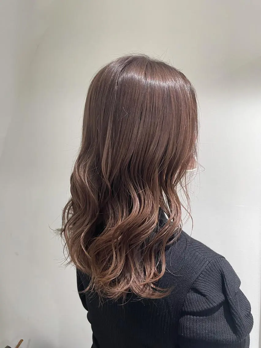 セミロング カラー ブリーチ ケアブリーチ ダブルカラー オノ テンタのヘアスタイル