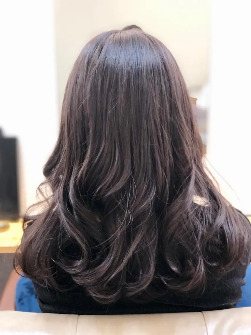 セミロング パープルカラー カット ヘアカラー トリートメント H by Real meのヘアスタイル