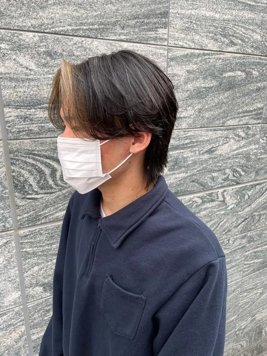 ショート カラー パーマ ヘアアレンジ メンズ マツエク・マツパ アイブロウ アップバング センターパート メンズハイトーン マッシュウルフ マッシュ カット ヘアカラー トリートメント ヘッドスパ ヘアセット スパイキー/フェザー /波巻き/かいとのヘアスタイル