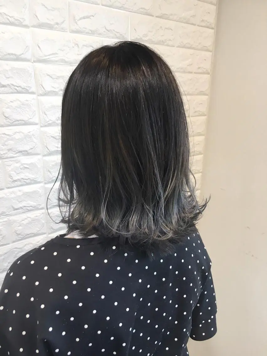ショート カラー ヘアアレンジ ダークグレー グラデーションカラー 🌿‬ ܸAir 透明感🌱西村知佳のヘアスタイル