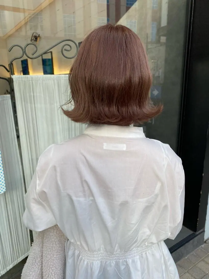 ショート カラー ヘアアレンジ ブラウンカラー ミルクティーブラウン ヘアカラー トリートメント 韓国🇰🇷レイヤー カットオリーブカラーのヘアスタイル