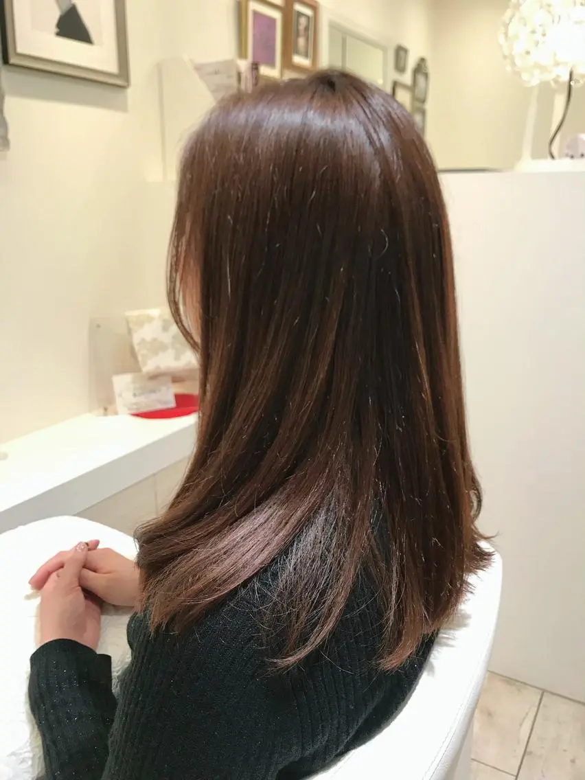セミロング ウフ 長瀬のヘアスタイル