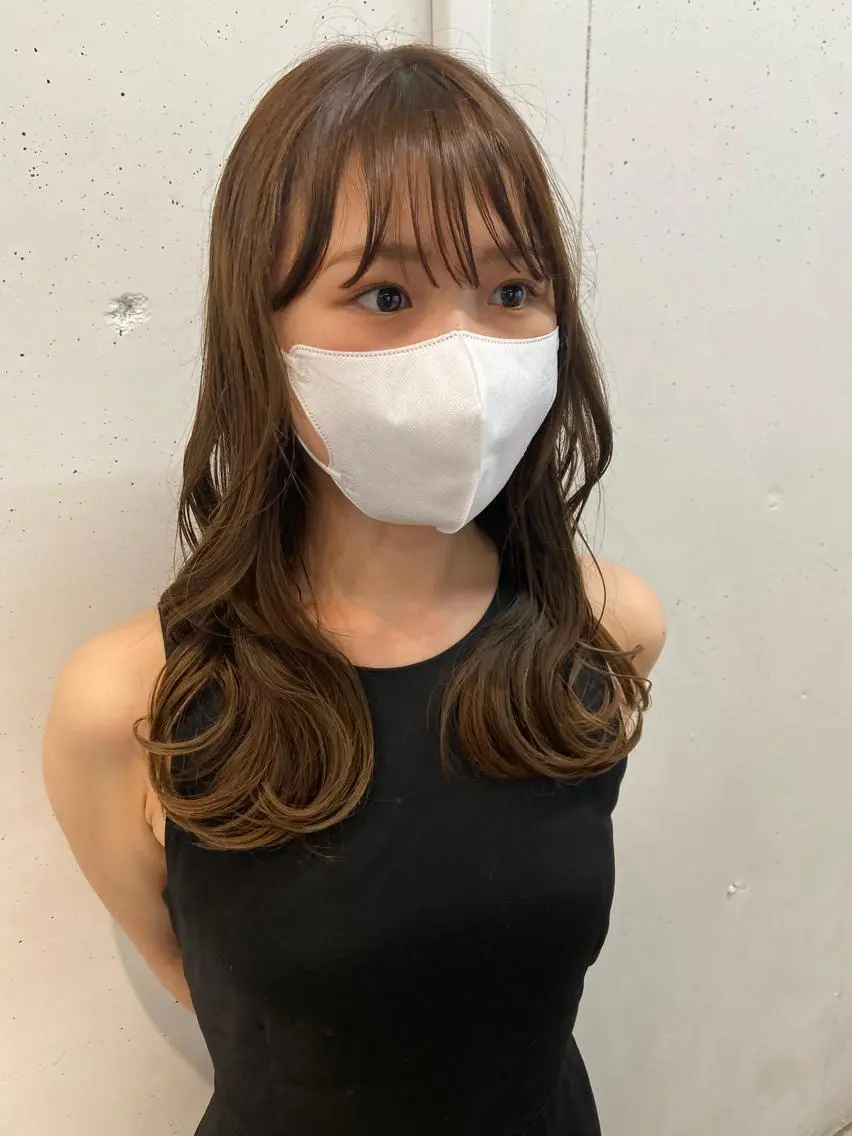 ミディアム カラー アッシュ ベージュカラー 韓国風ヘア レイヤーカット カット ヘアカラー ウルフカット レイヤーカット上柿のヘアスタイル