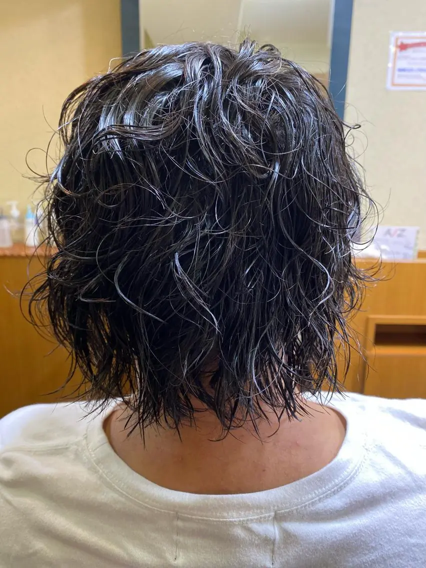 ミディアム パーマ メンズ ミディアムパーマ メンズパーマ スパイラルパーマ カット パーマ メンズカット kimotoのヘアスタイル