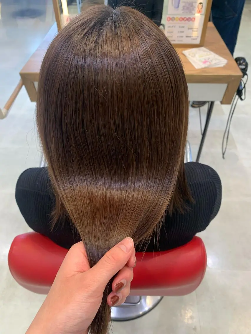 ミディアム カット 縮毛矯正 ayumi🌈 インナーカラー🌈のヘアスタイル