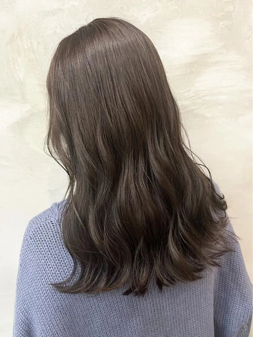 ロング カラー ブリーチ グレージュ ブリーチなしカラー オリーブグレージュ オリーブグレー カット ヘアカラー トリートメント 🫧透明感カラー🫧 OIKAWAのヘアスタイル