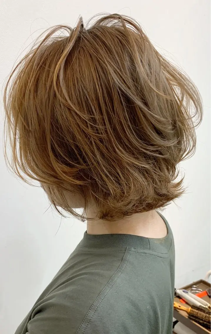ショート カラー ヘアアレンジ ボブレイヤー ベージュカラー ブリーチ ボブ レイヤーカット カット 縮毛矯正 APSEE メンズカラー特化のヘアスタイル