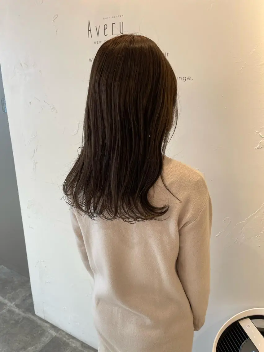 セミロング カラー アッシュ ベージュカラー カット ヘアカラー トリートメント Avery SHINのヘアスタイル