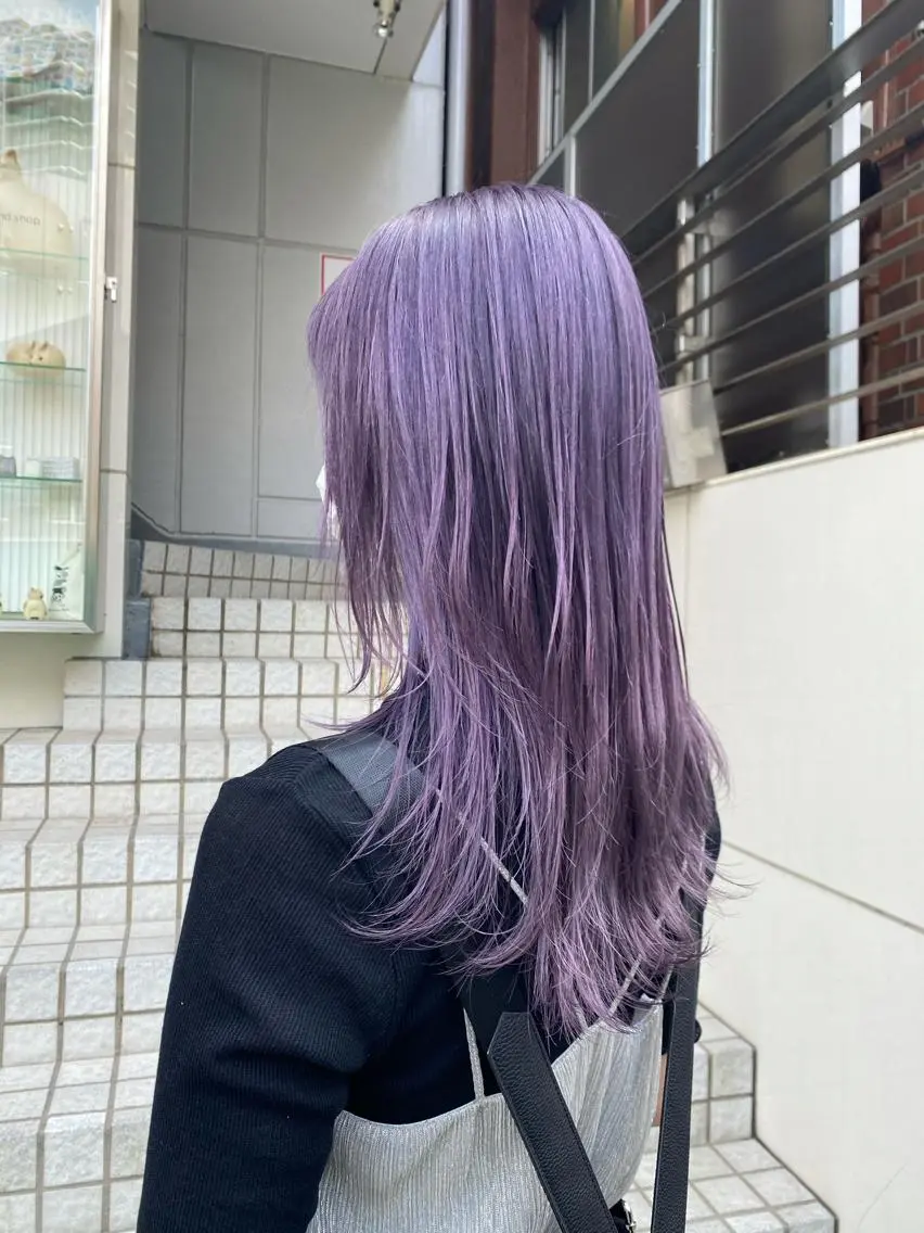 セミロング カラー ラベンダーカラー 透明感カラー 🩶🩵🩷AIRIのヘアスタイル