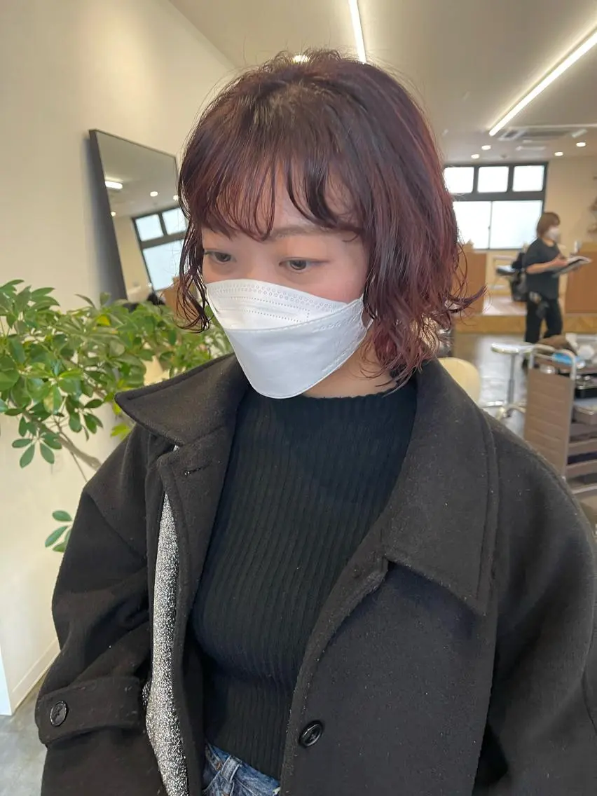 ショート カラー パーマ カット ヘアカラー パーマ 💓パーマ，💗 レイヤーカットのヘアスタイル