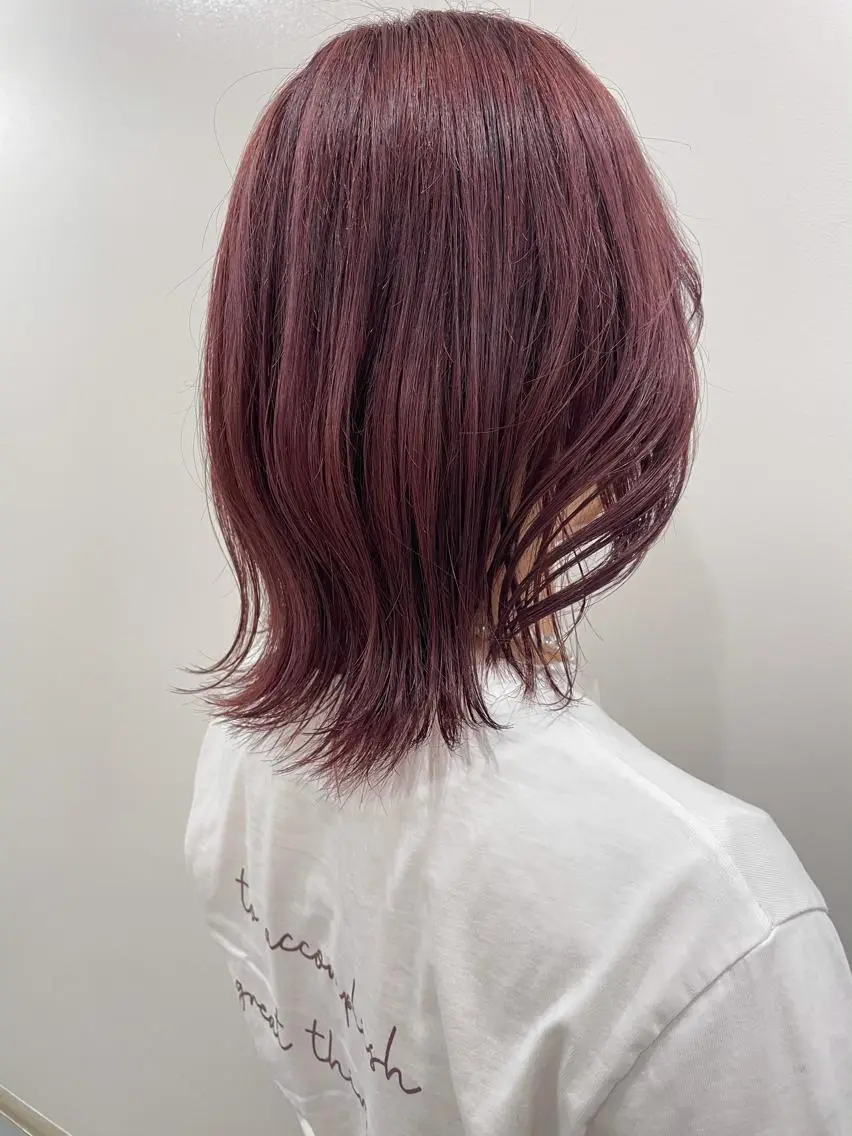 ミディアム カラー akane .のヘアスタイル