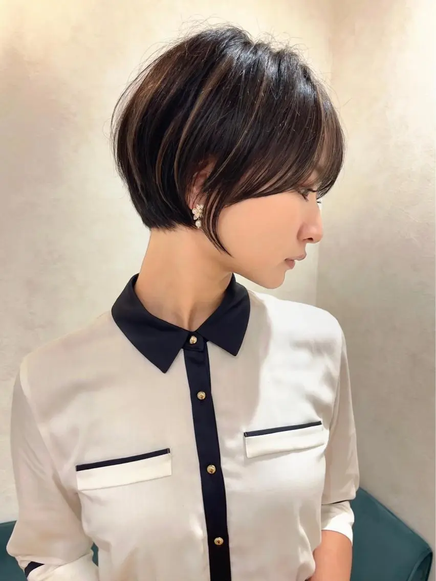 ショート カラー カット ヘアカラー トリートメント Aster 店長 れおんのヘアスタイル