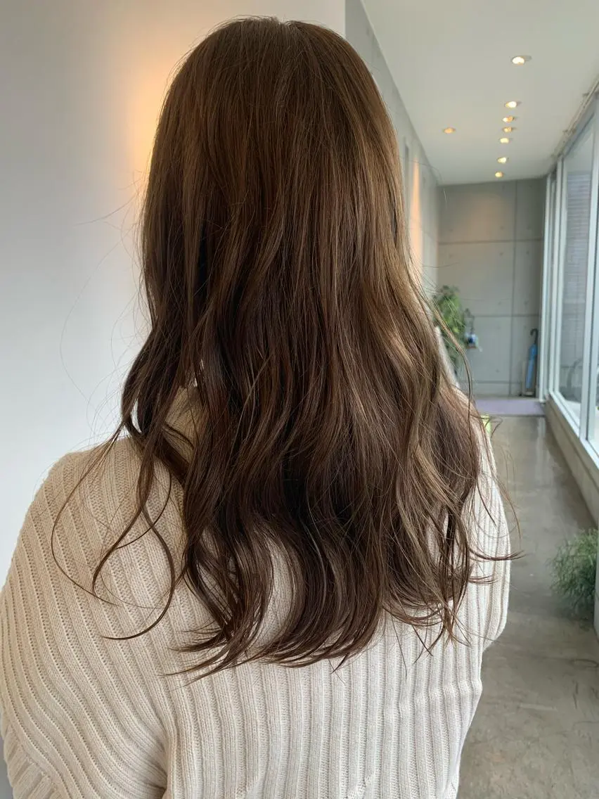セミロング おせ ちさとのヘアスタイル