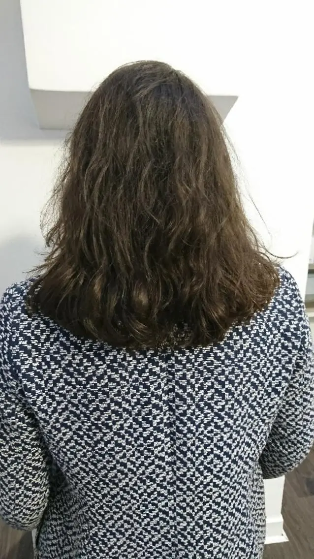 ロング 齋藤 愛美のヘアスタイル