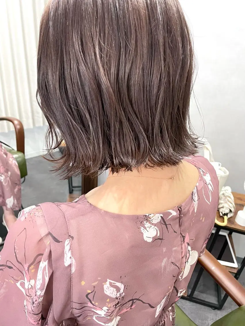 ショート カラー 切りっぱなしボブ ボブ レイヤーカット/透明 感カラー🩵中村友美のヘアスタイル