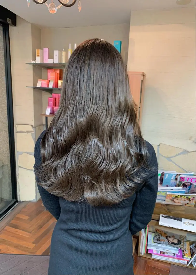 セミロング カラー ベージュカラー オリーブベージュ 矢野 晃平のヘアスタイル