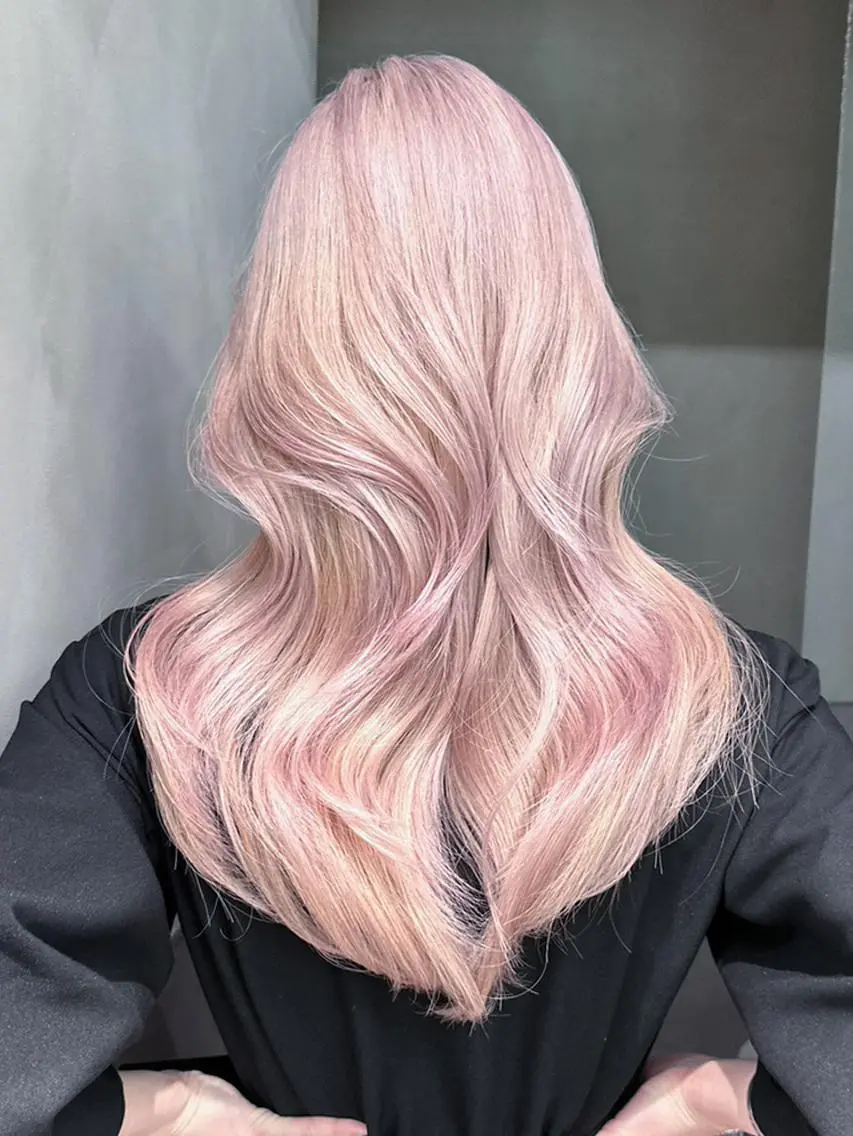 カラー セミロング ブロンド レイヤーカット カット ヘアカラー トリートメント ITbyALBUM 浦和店のヘアスタイル