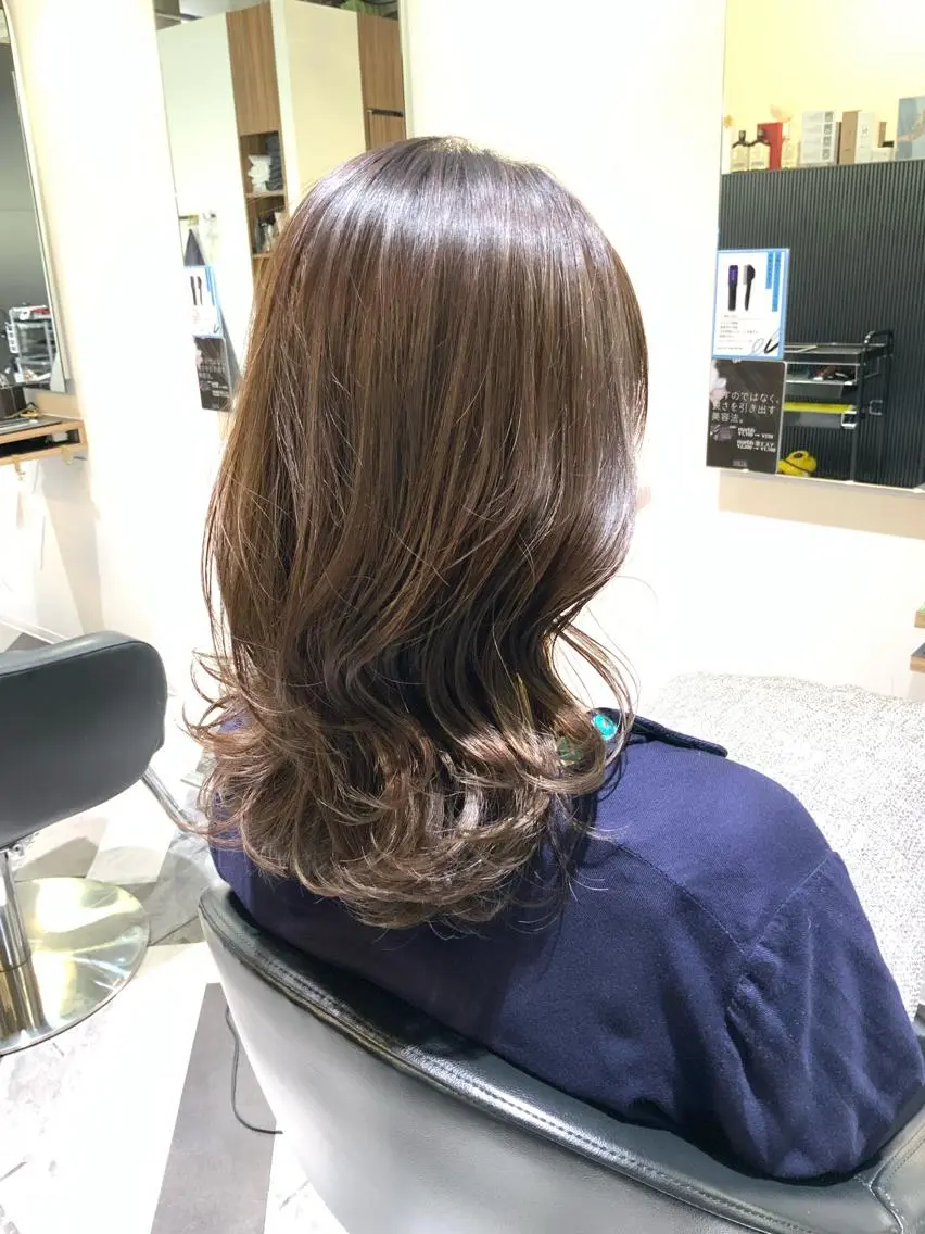 セミロング APHRODITE 升田 潤のヘアスタイル