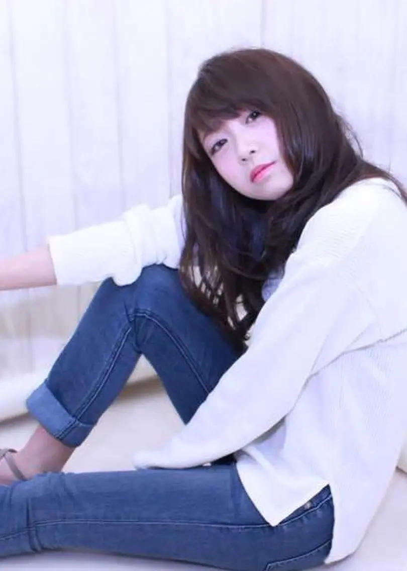 ロング 伊藤 裕貴のヘアスタイル