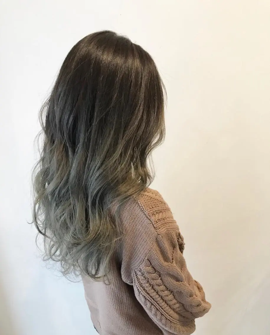 セミロング カラー グラデーションカラー mayo 🐄🌈のヘアスタイル