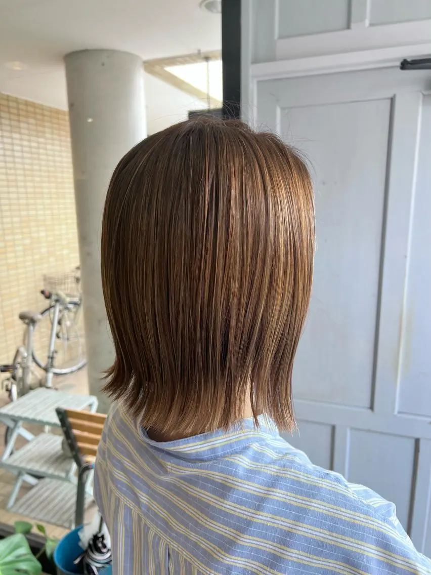 ミディアム カラー アッシュ ベージュカラー ヘアカラー トリートメント ツキダテ ユイのヘアスタイル