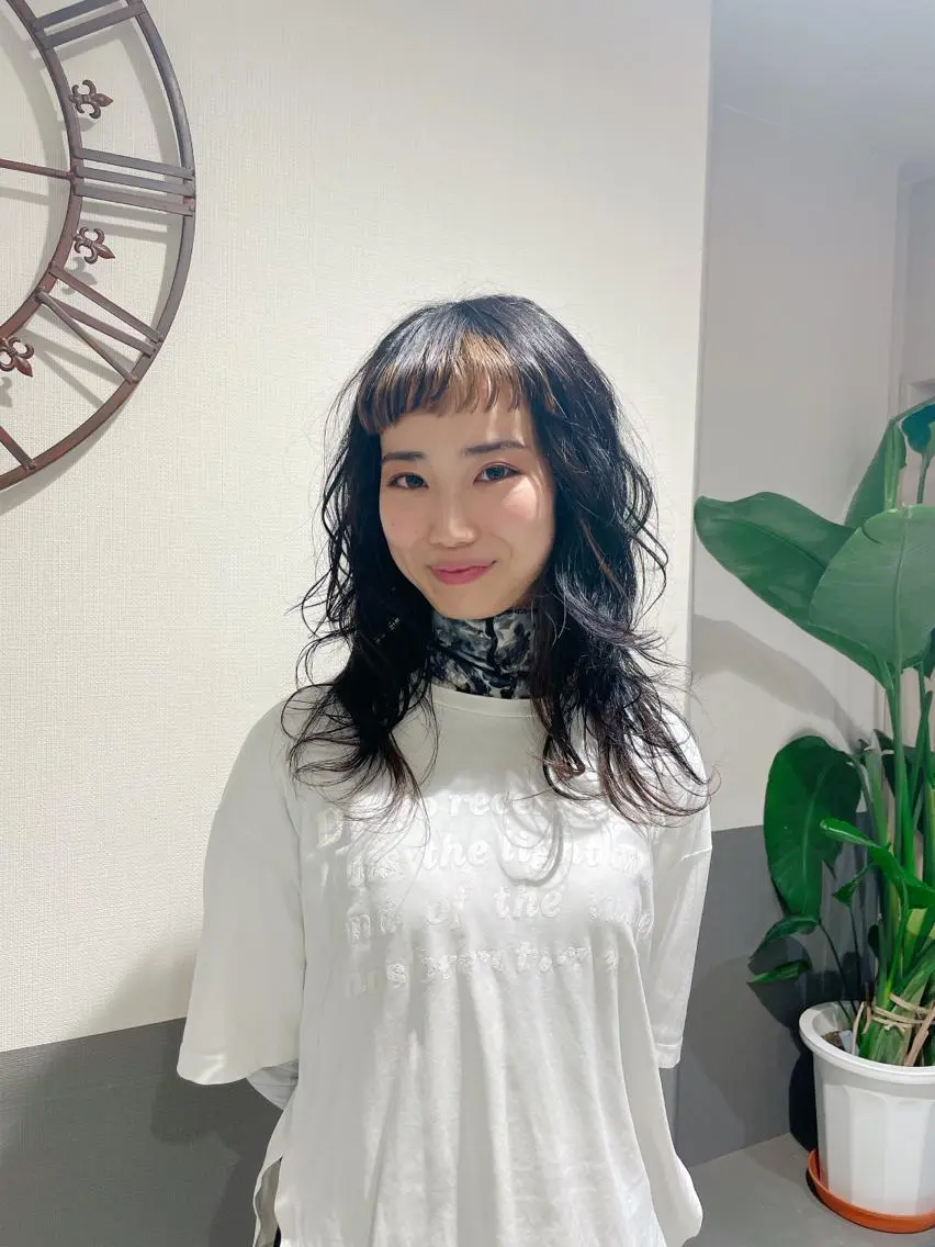 セミロング レイヤーカット ウルフカット コクブ アキヨのヘアスタイル