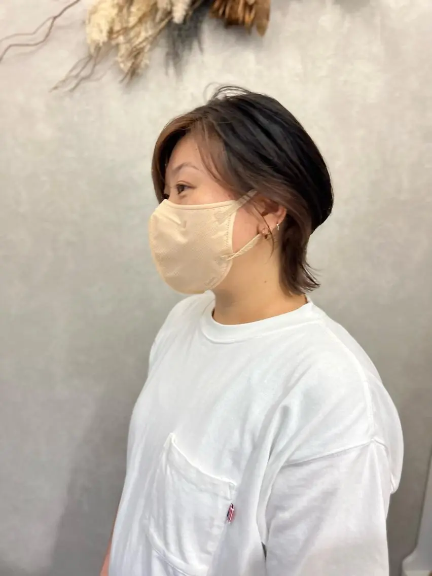 ミディアム カラー ベージュカラー ウルフカット 伊藤 早人のヘアスタイル