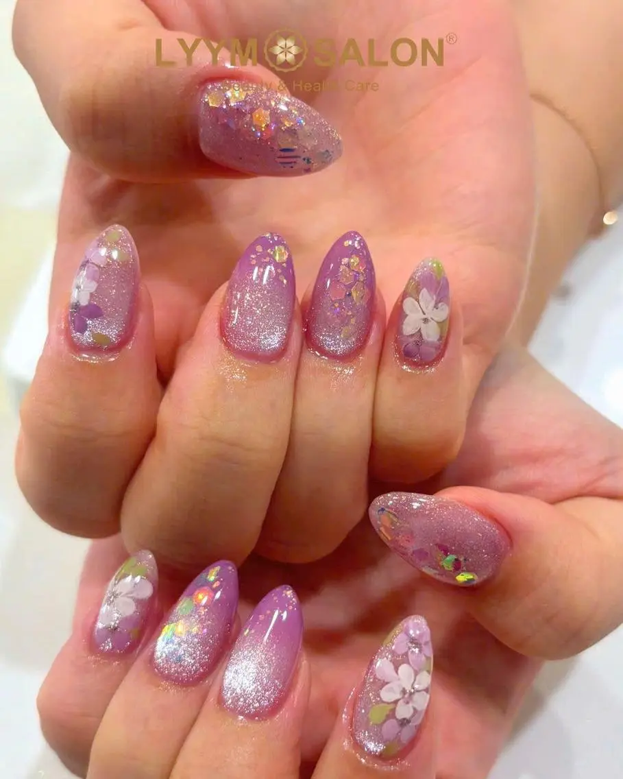 ネイル フラワーネイル ジェルネイル キラキラネイル 韓国ネイル ロングネイル ハンドネイル LYYM Salonのネイルデザイン