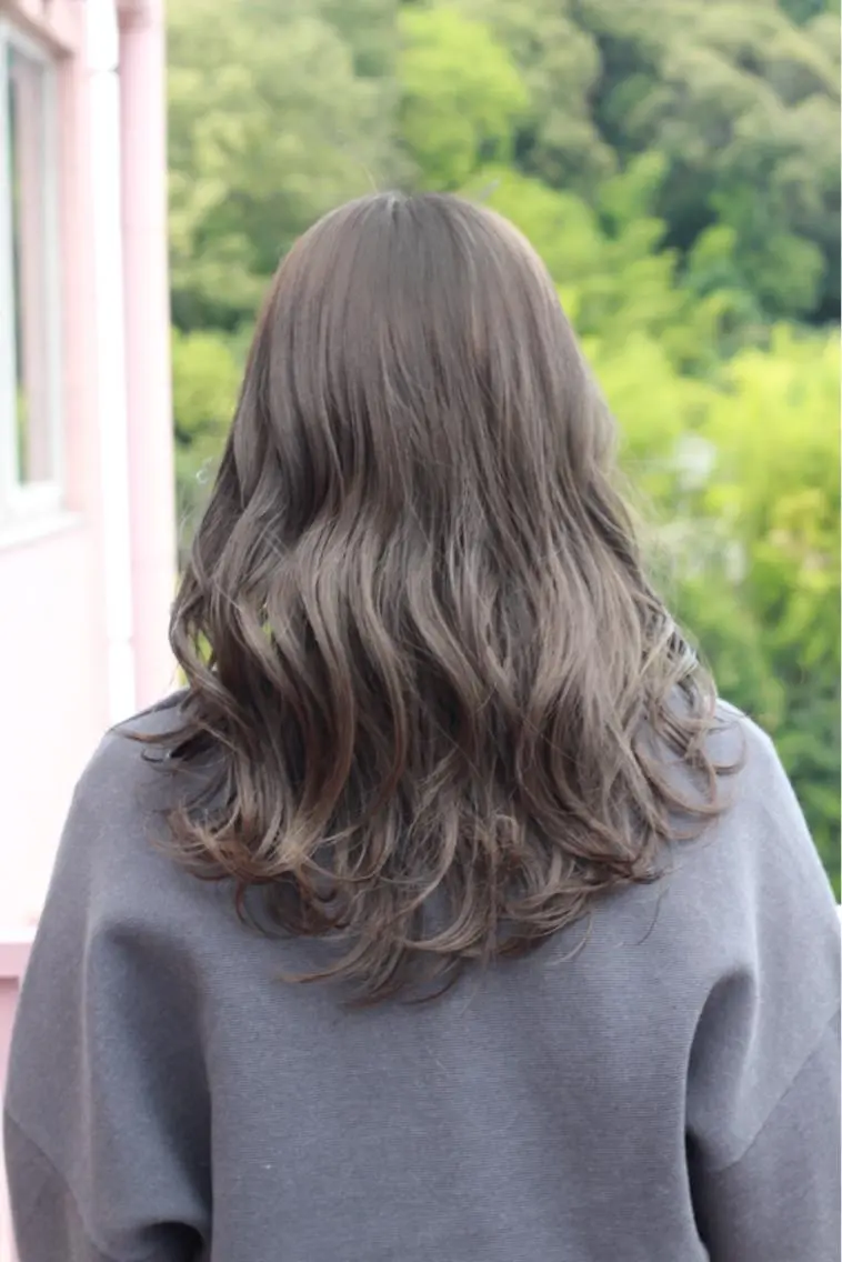 セミロング カラー オリーブカラー カット ヘアカラー Viage （ビアージュ）のヘアスタイル