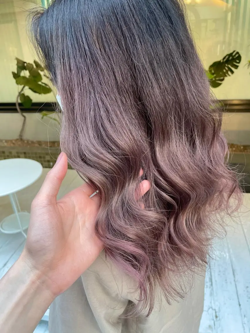ロング カラー ベージュカラー ピンクカラー ピンクベージュ 佐藤 魁人のヘアスタイル