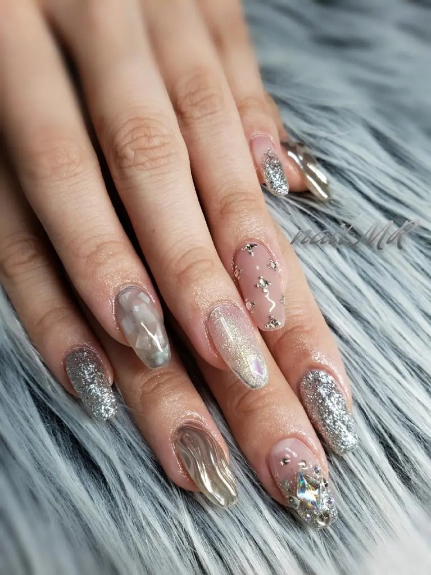 ネイル ミラーネイル ニュアンスネイル スカルプネイル シルバー Nail salon Coco【溝の口駅】のネイルデザイン