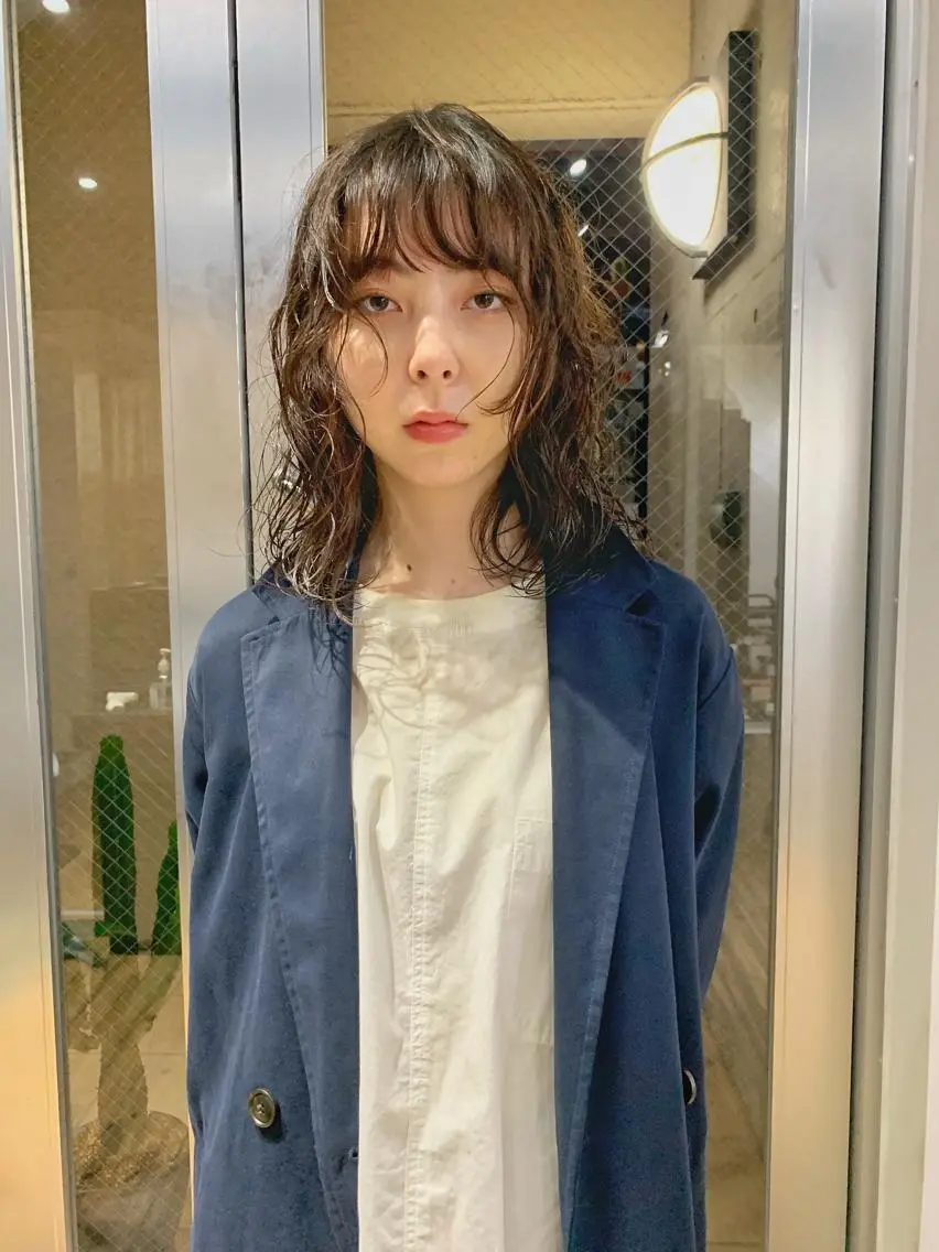ミディアム ミディアムパーマ レイヤーカット カット パーマ ハイトーンNo.1✨ パーマ✨イマイタツヤのヘアスタイル