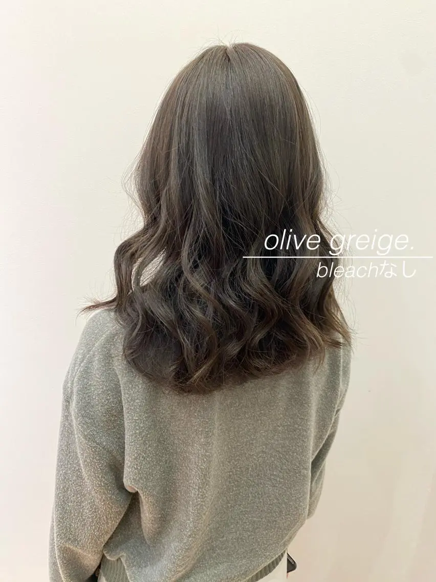 ミディアム カラー 小林 夢羽のヘアスタイル