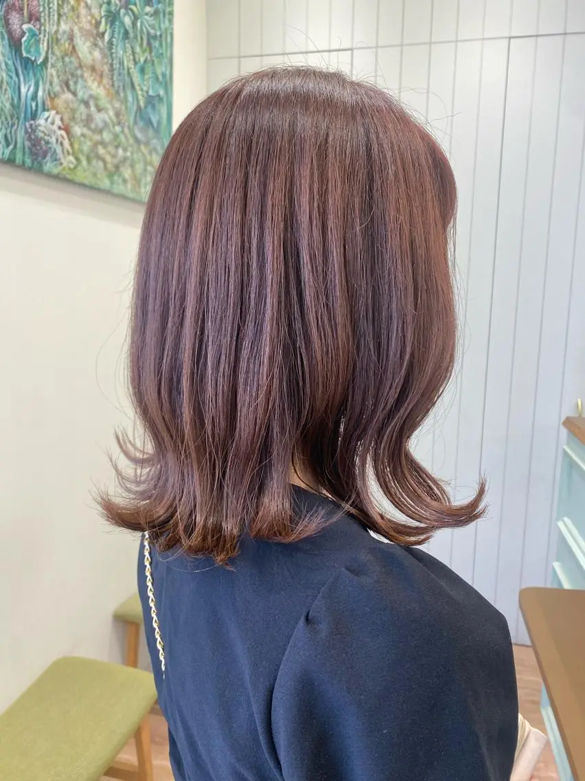 セミロング 金山 友香🕊のヘアスタイル