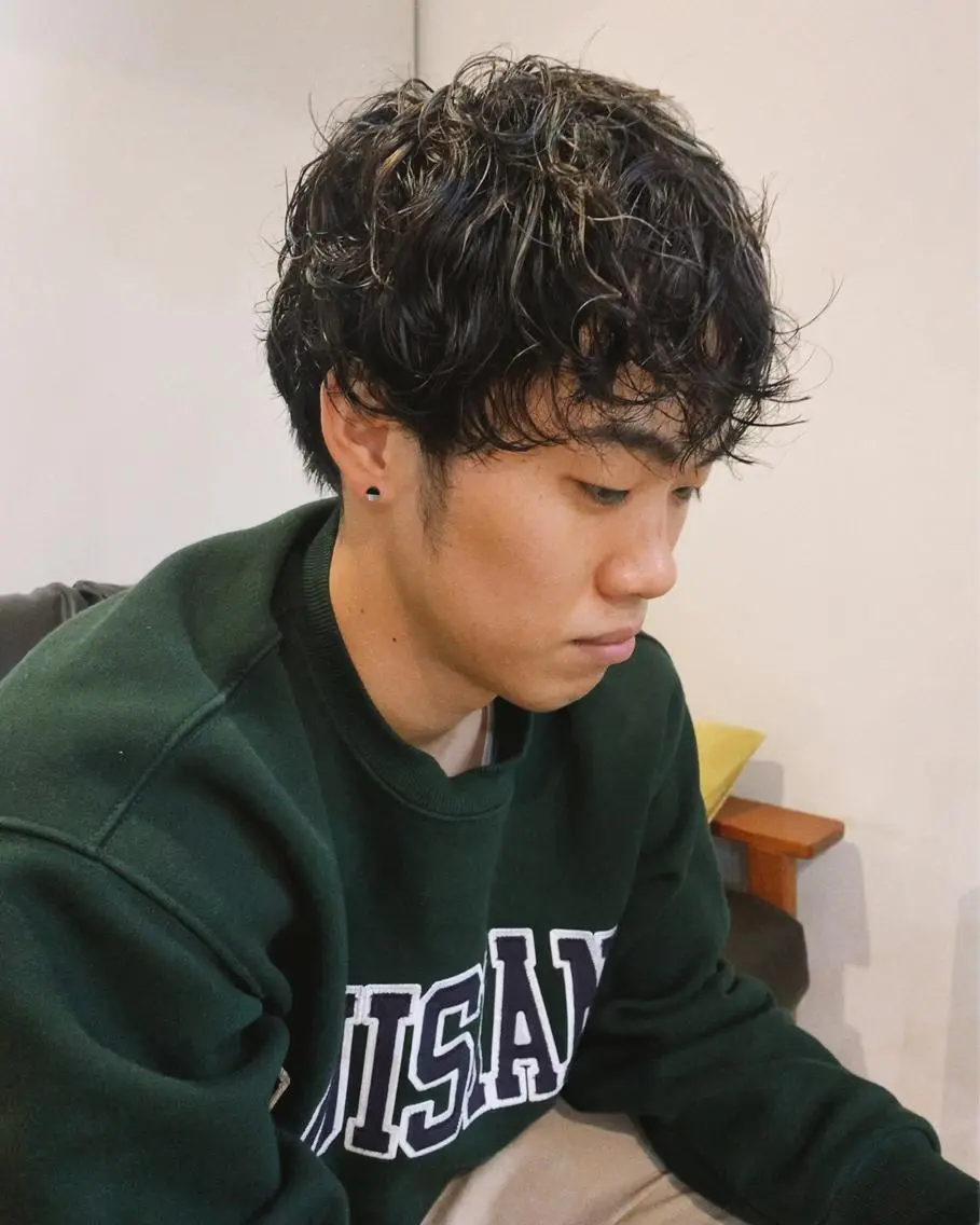 パーマ メンズ メンズハイライト メンズパーマ 🧸メンズカット 🧸conatsuのヘアスタイル